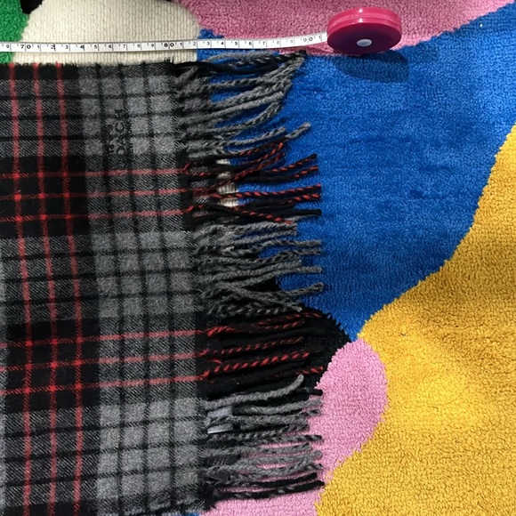 Gently used scarf for men 100% authentic great for everyday wear and night out - Picture 7 of 9